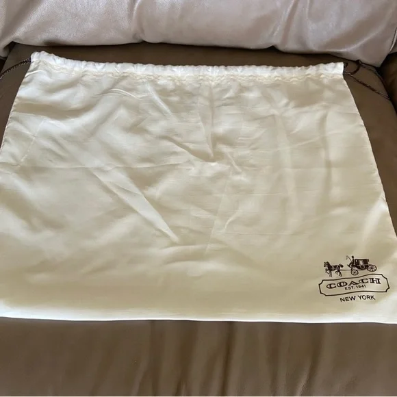 LIKE NEW COACH LEATHER SHOULDER BAG - Picture 5 of 7